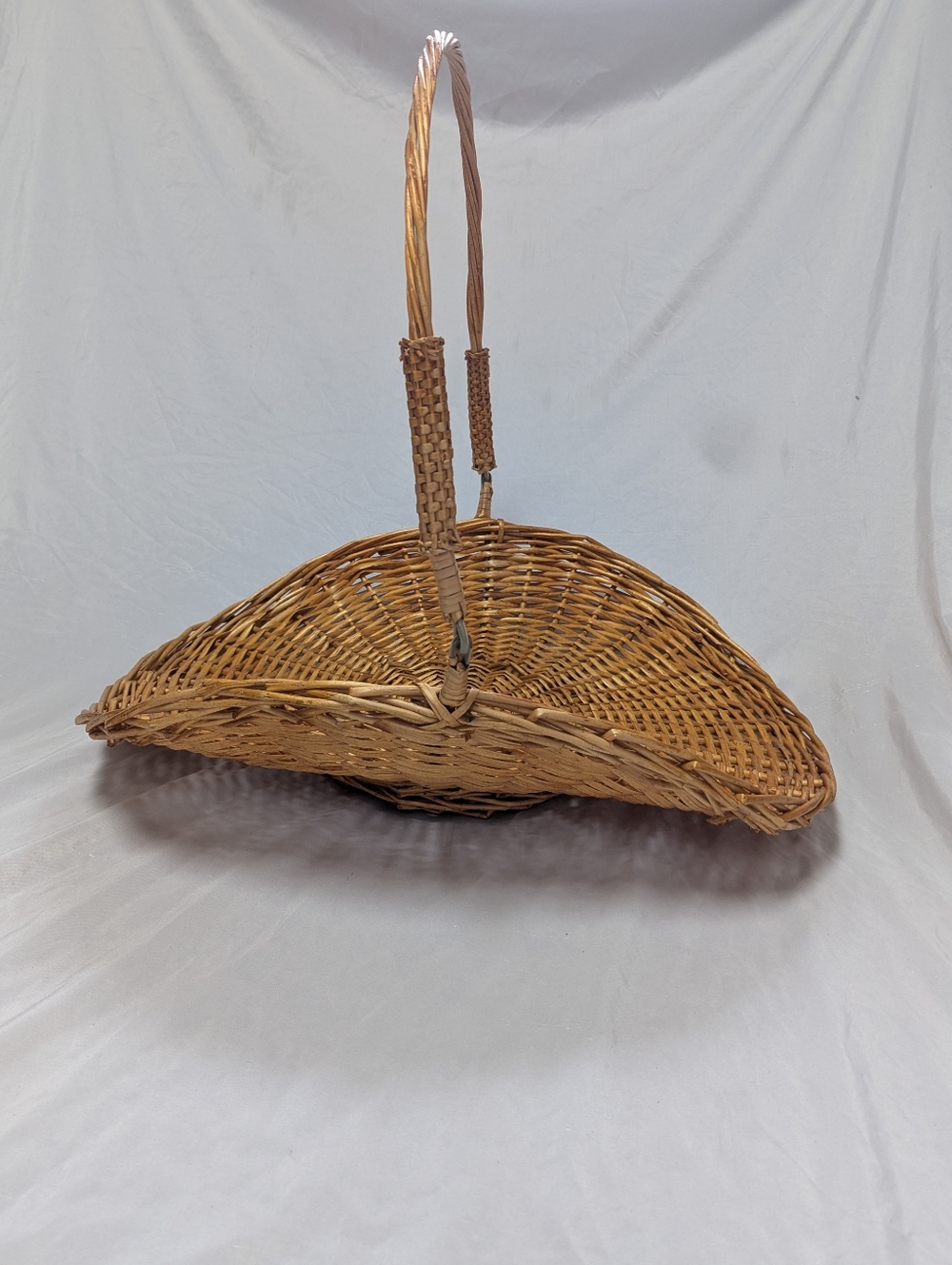 Large Vintage 23" X 19" Woven Gathering Harvest Basket With Foldable Handle